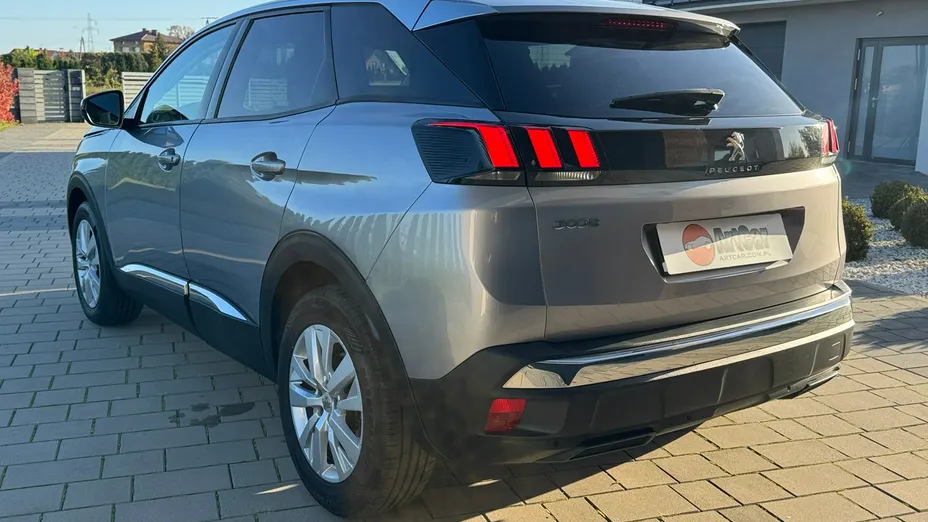 PEUGEOT 3008 -