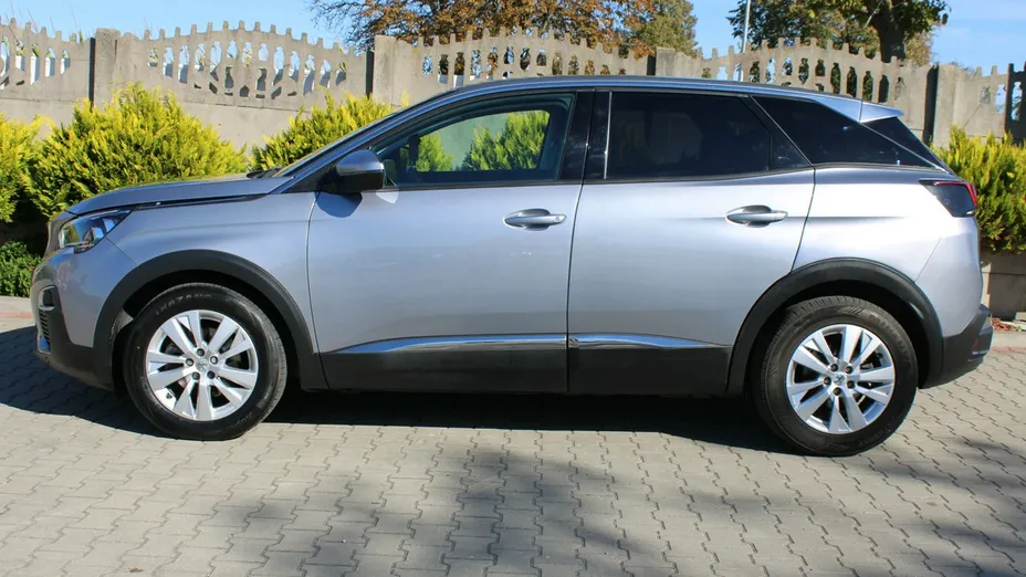 PEUGEOT 3008 -