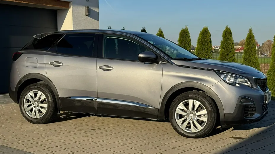 PEUGEOT 3008 -