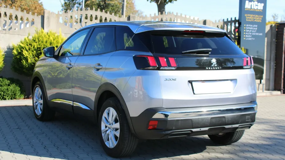 PEUGEOT 3008 -