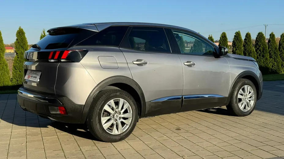 PEUGEOT 3008 -
