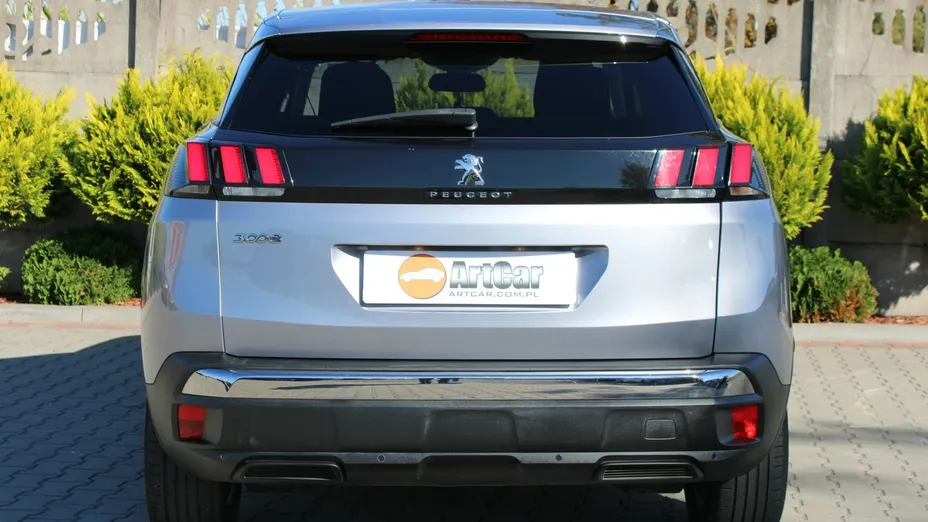 PEUGEOT 3008 -