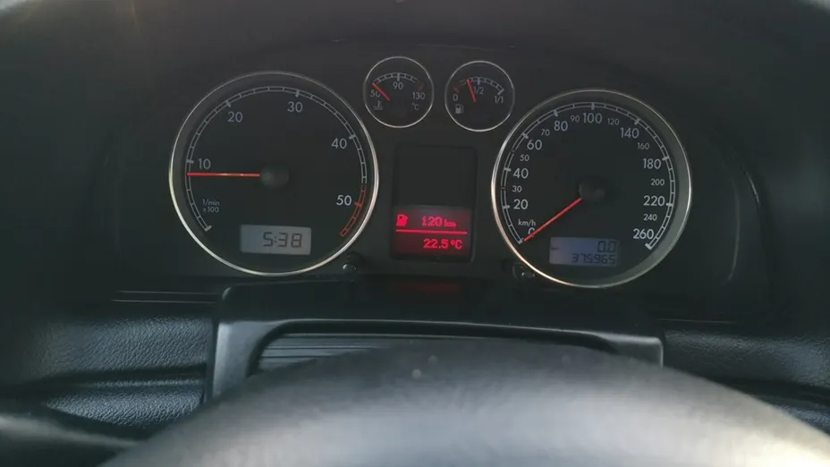 VOLKSWAGEN Passat -