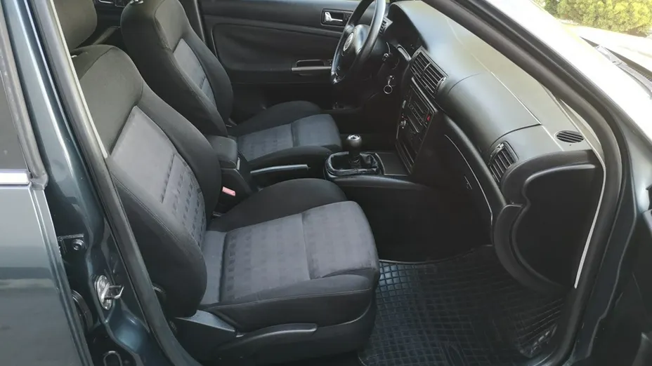 VOLKSWAGEN Passat -