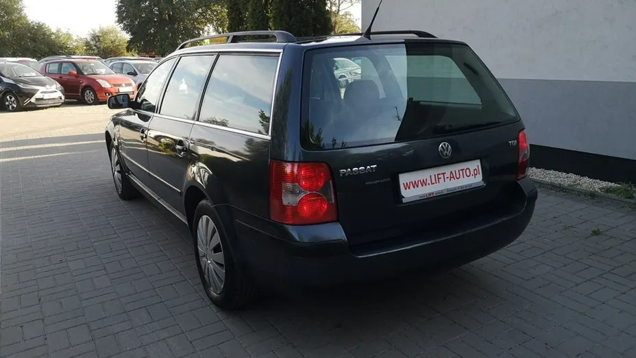 VOLKSWAGEN Passat -