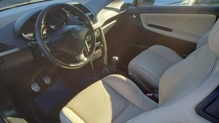 PEUGEOT 207 -
