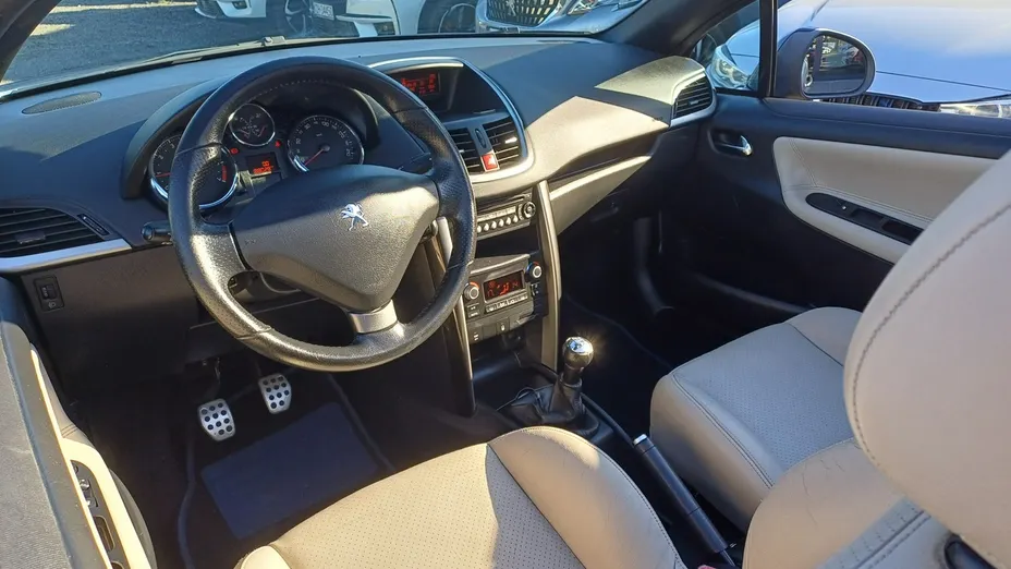 PEUGEOT 207 -
