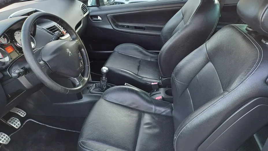 PEUGEOT 207 -