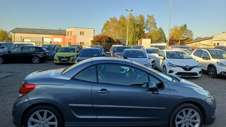 PEUGEOT 207 -