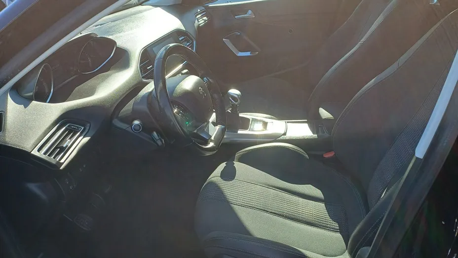 PEUGEOT 308 -
