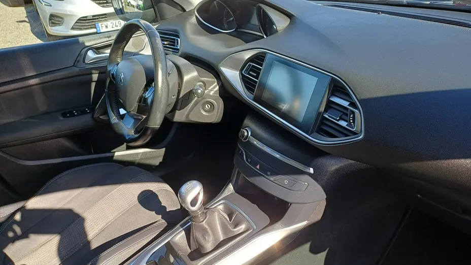 PEUGEOT 308 -