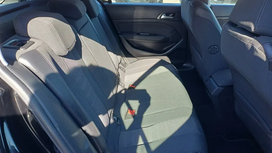 PEUGEOT 308 -