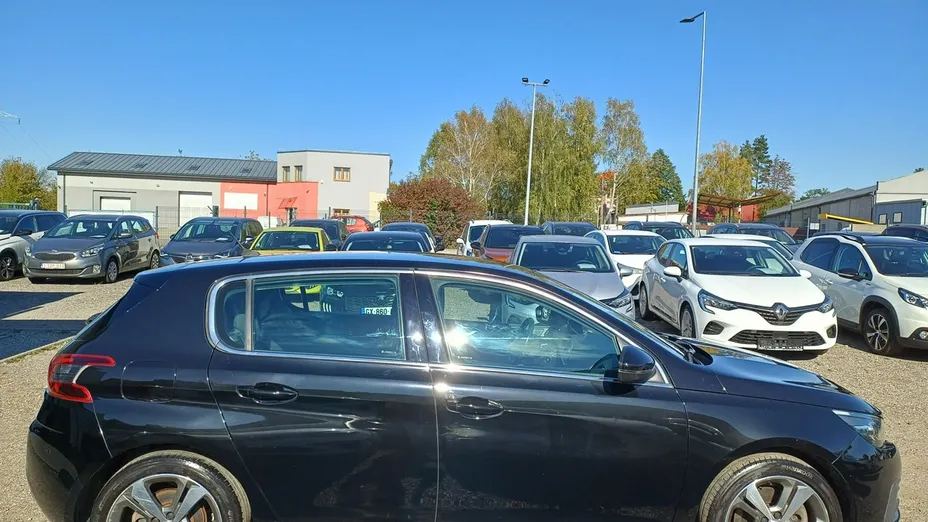 PEUGEOT 308 -