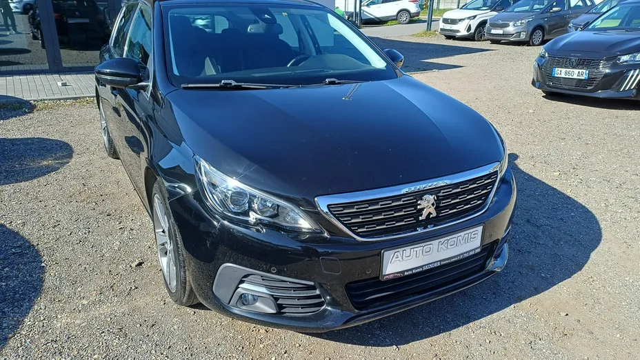 PEUGEOT 308 -