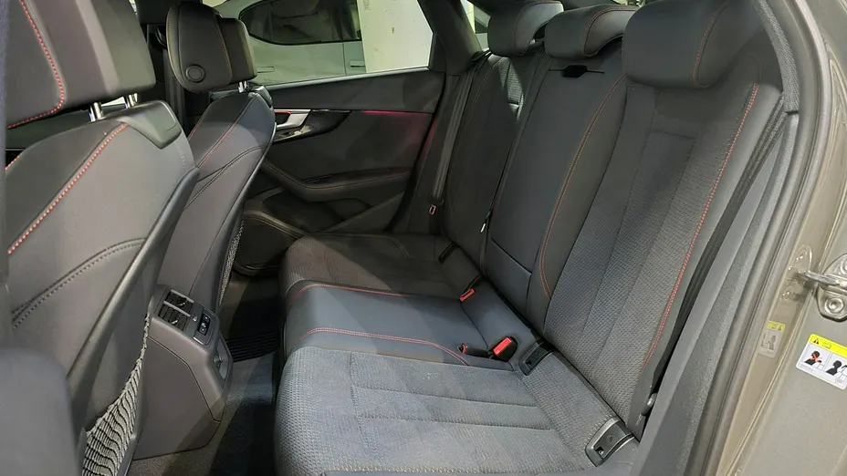 AUDI A4 -
