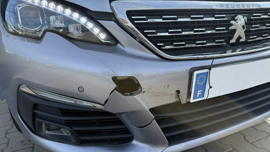PEUGEOT 308 -