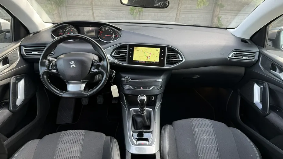 PEUGEOT 308 -