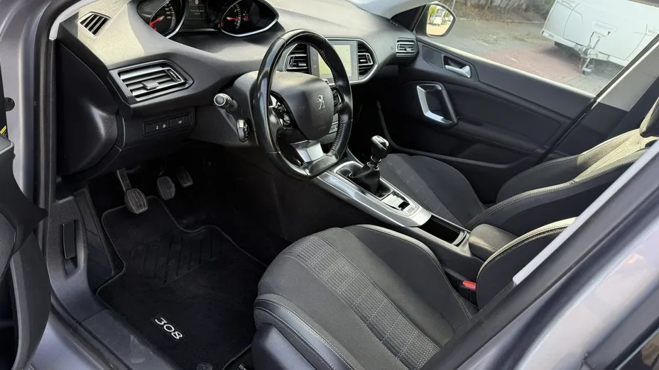 PEUGEOT 308 -