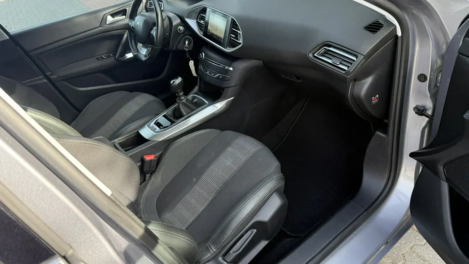 PEUGEOT 308 -