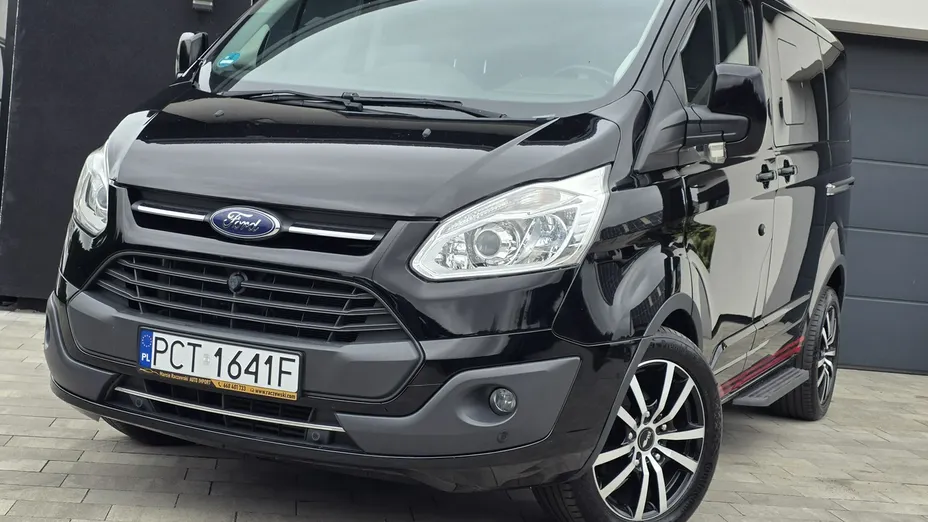 FORD Tourneo Custom -