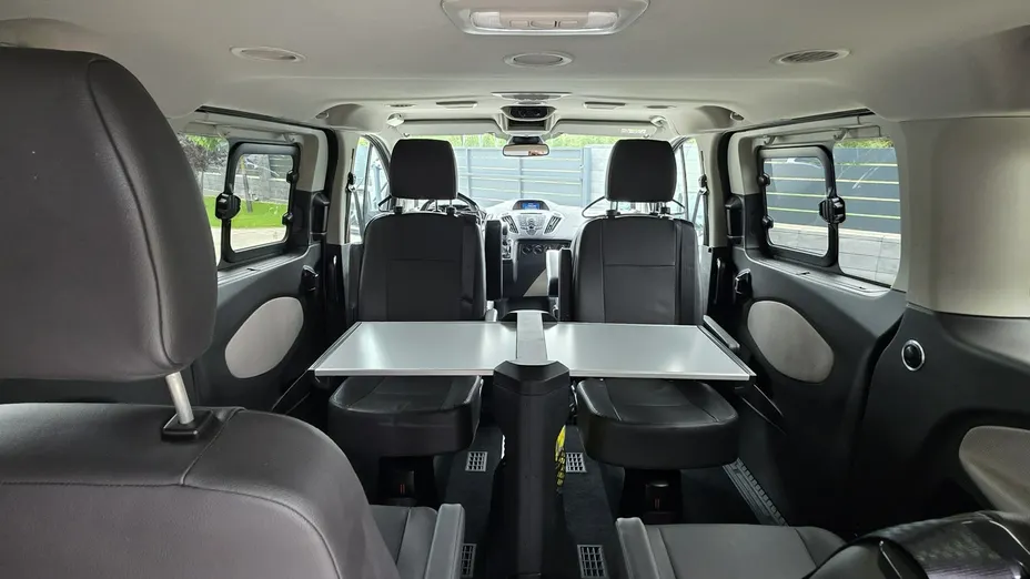 FORD Tourneo Custom -