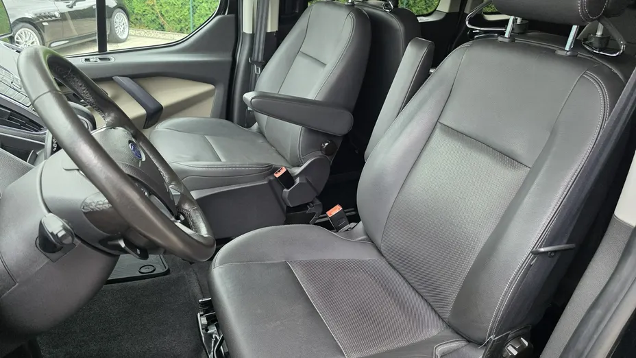 FORD Tourneo Custom -