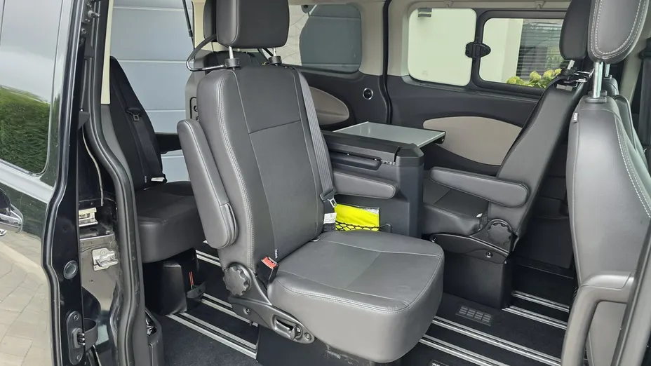 FORD Tourneo Custom -