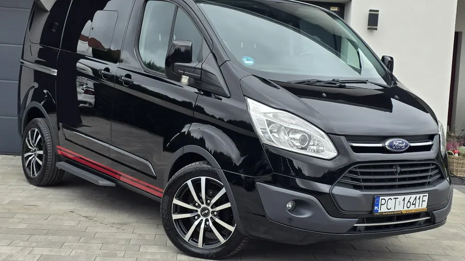 FORD Tourneo Custom -