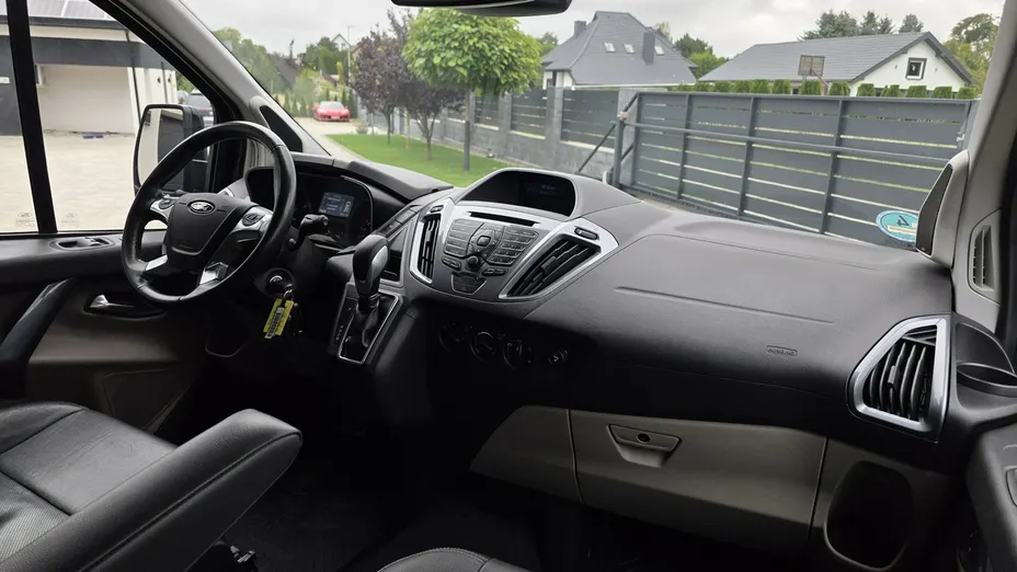 FORD Tourneo Custom -