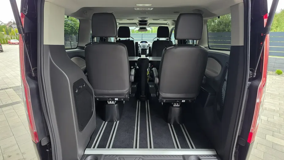 FORD Tourneo Custom -