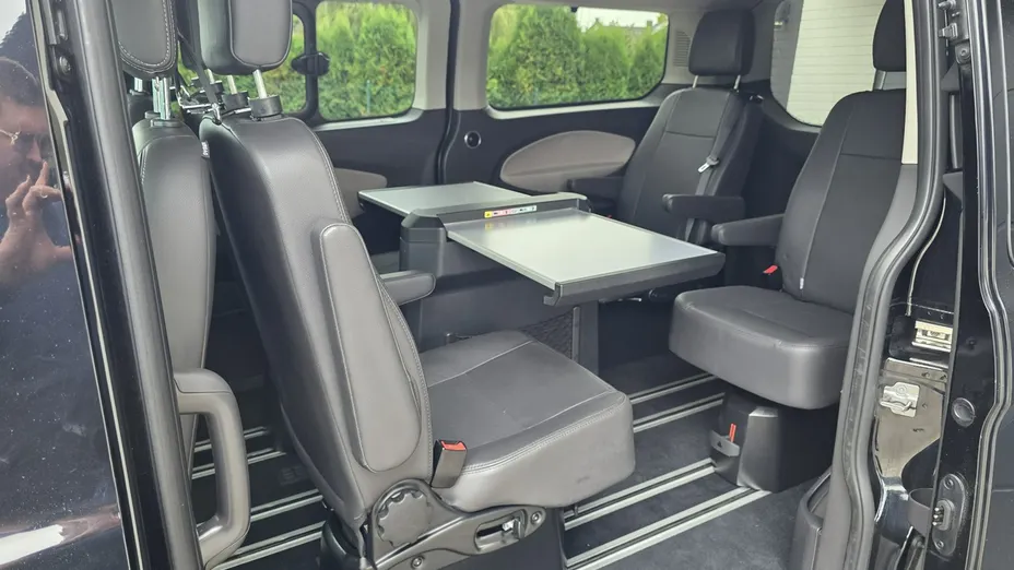 FORD Tourneo Custom -