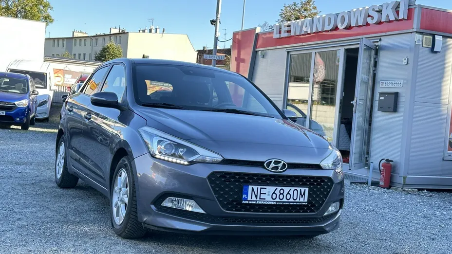 HYUNDAI i20 -