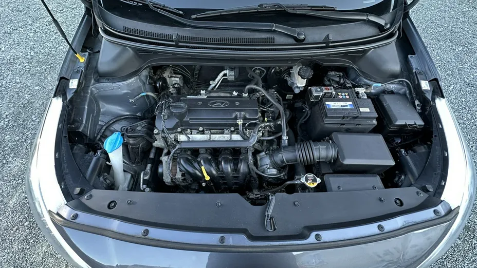 HYUNDAI i20 -