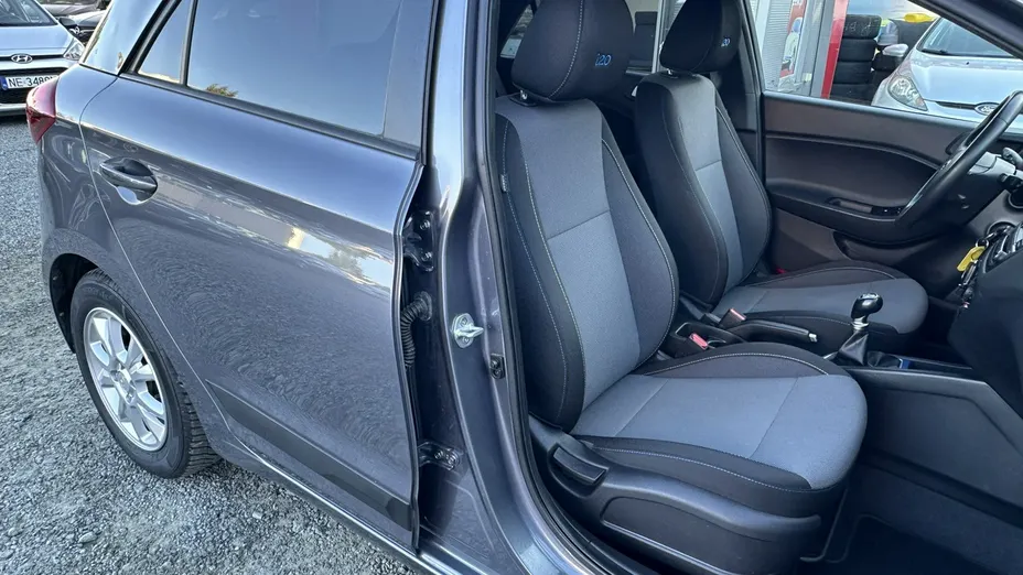 HYUNDAI i20 -