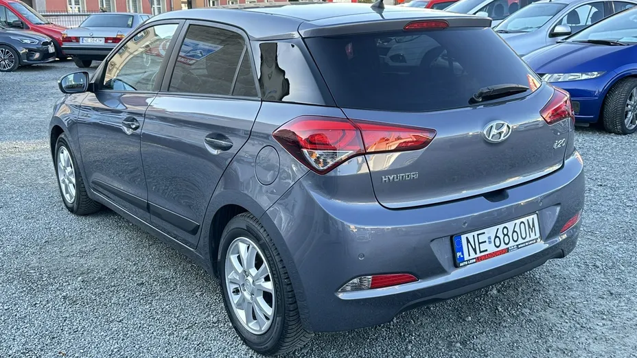 HYUNDAI i20 -