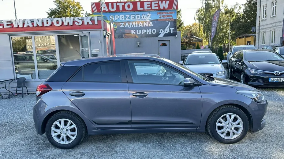 HYUNDAI i20 -