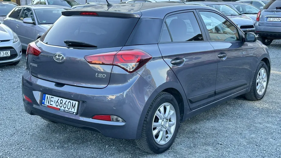 HYUNDAI i20 -