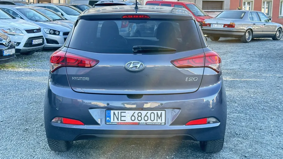 HYUNDAI i20 -