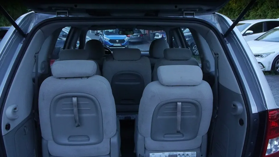 KIA Carnival -