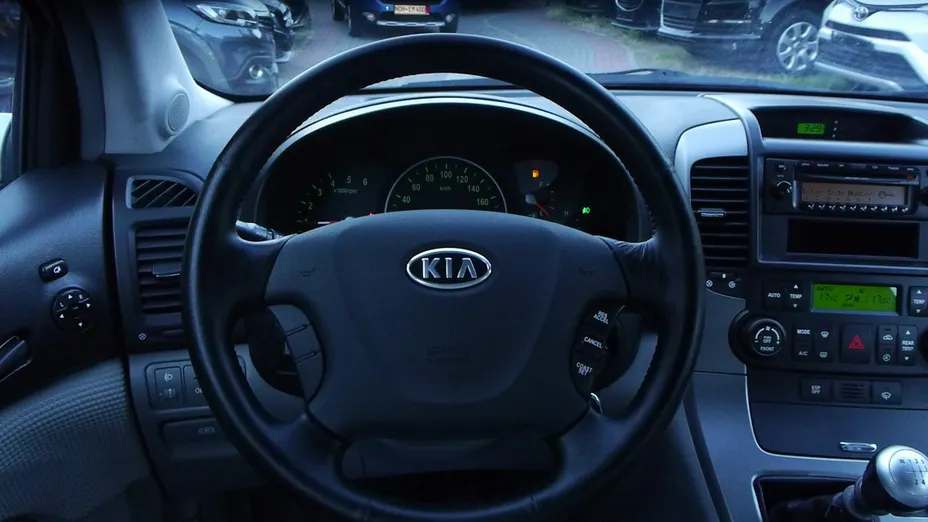 KIA Carnival -