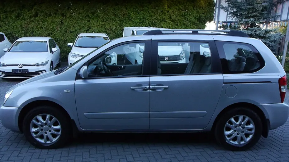 KIA Carnival -