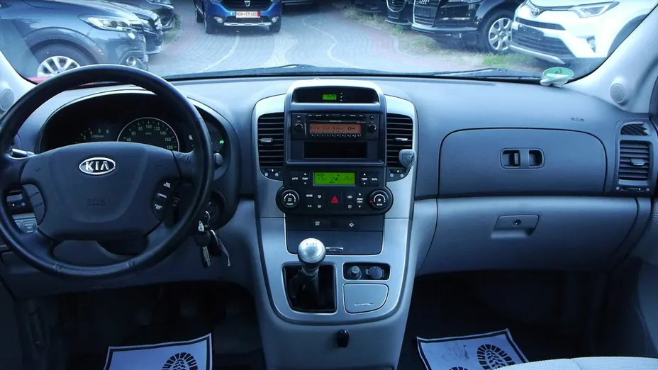 KIA Carnival -
