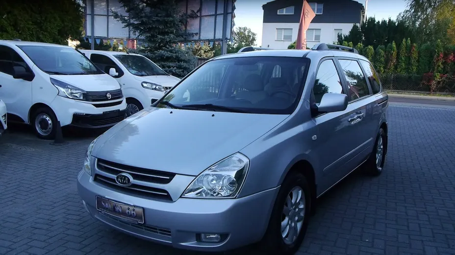 KIA Carnival -