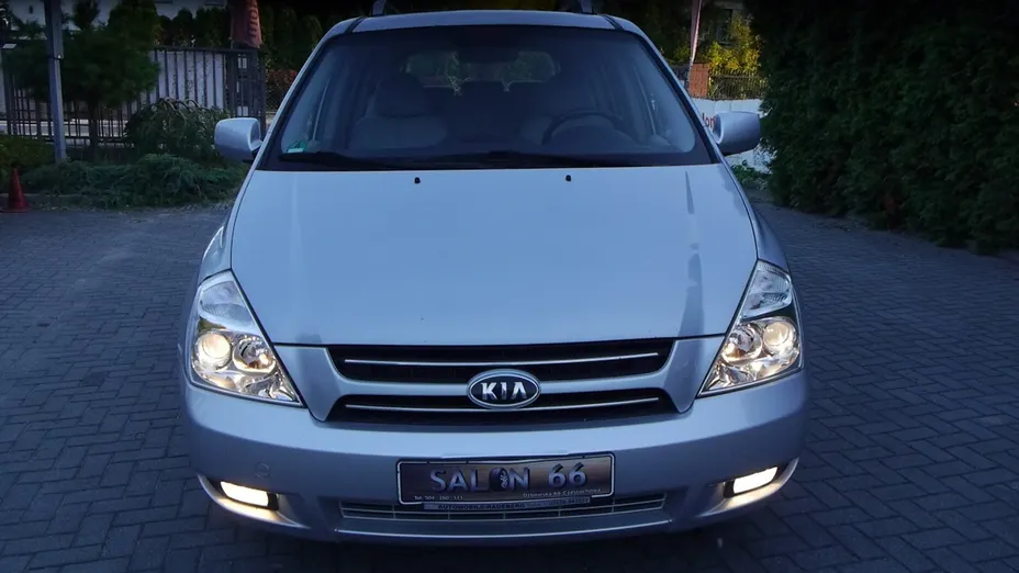 KIA Carnival -