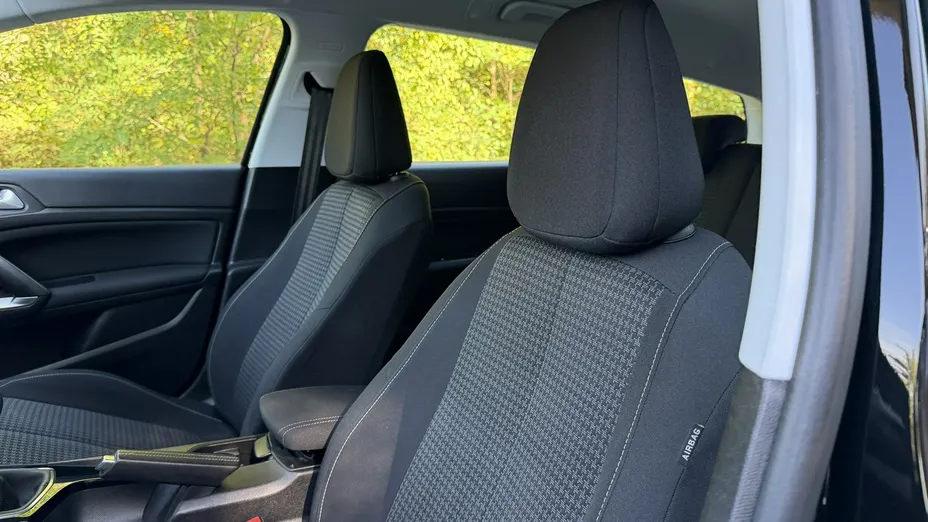 PEUGEOT 308 -