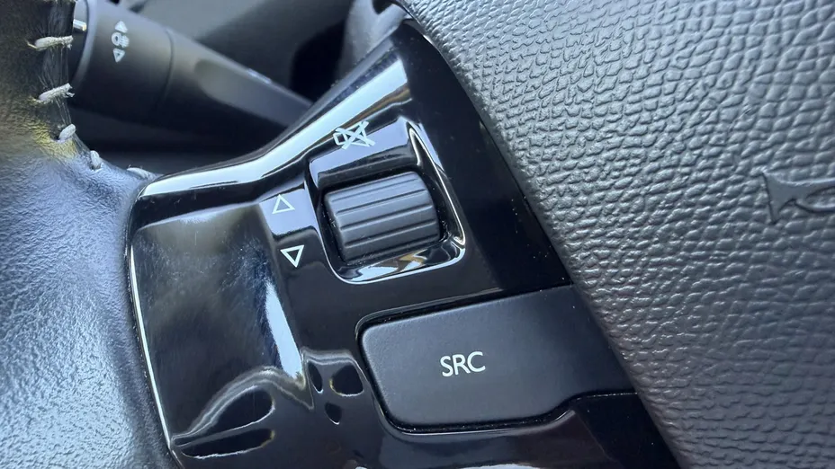 PEUGEOT 308 -