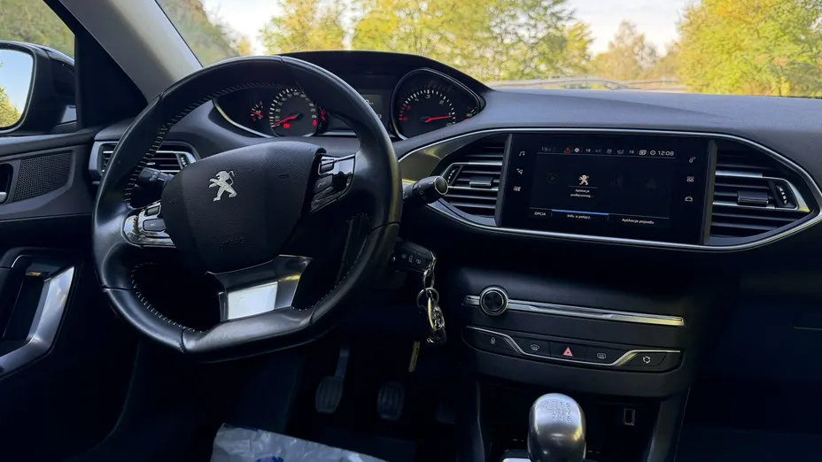PEUGEOT 308 -
