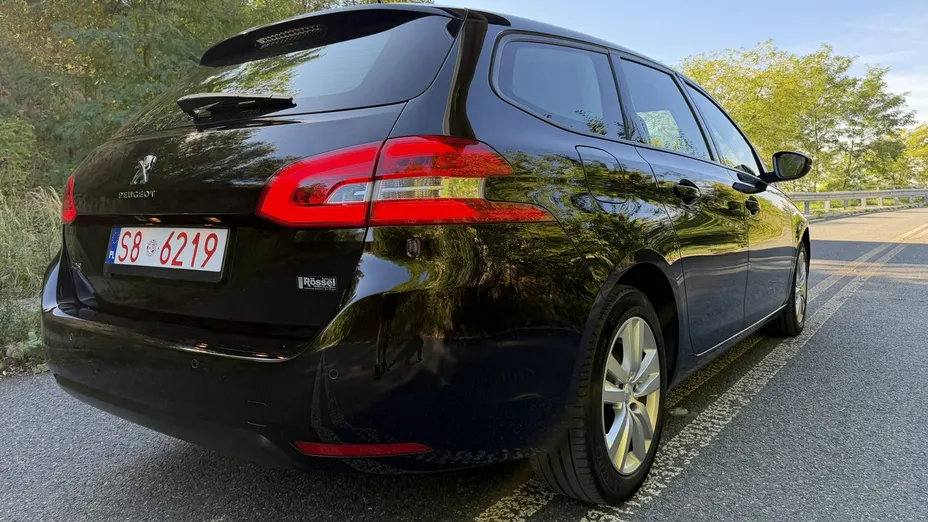 PEUGEOT 308 -