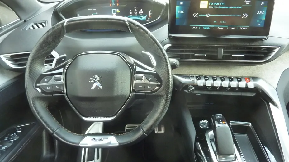 PEUGEOT 3008 -