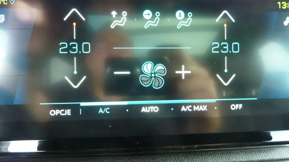 PEUGEOT 3008 -